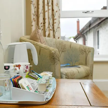 ゲストハウス West View 4*