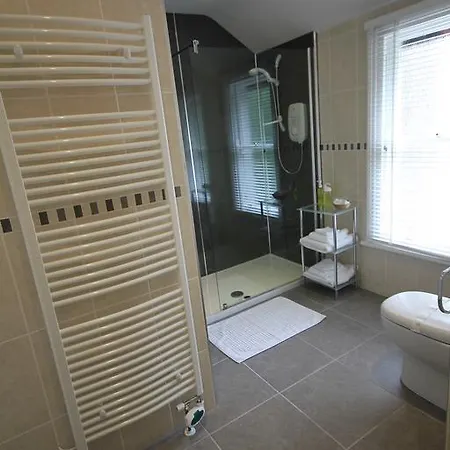 West View ゲストハウス 4*